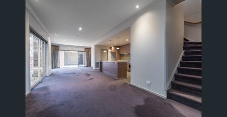 Stylish Three-Bedroom Home Overlooking Wetlands Reserve - Photo 5