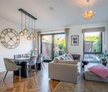3 bedroom end of terrace house to rent - Photo 4