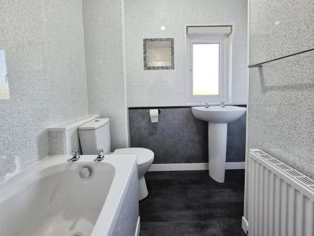 2 bedroom maisonette to rent - Photo 5