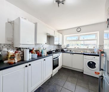 Room For Rent Queen Street, Pontypridd - Photo 3