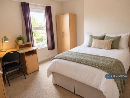 4 bedroom terraced house to rent - Photo 5