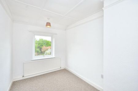 3 bedroom end of terrace house to rent - Photo 2