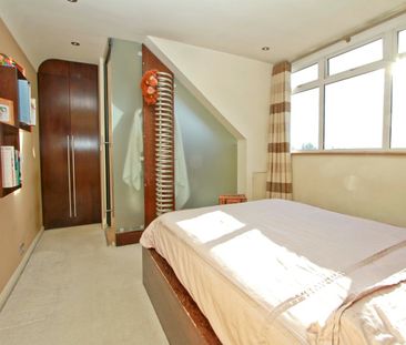 2 Bed Penthouse, Woodville Gardens, W5 - Photo 5
