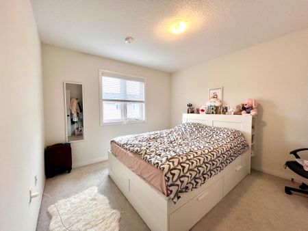 For Lease - 13 Dresser Lane, Hamilton, Ontario - Photo 3