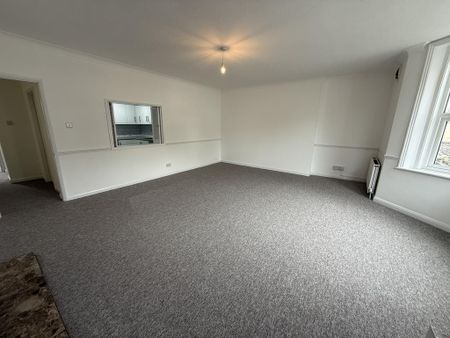 2 bedroom ground floor flat to rent - Photo 3