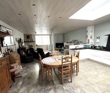 Ruim en degelijk 2 slaapkamerappartement met mooi zonnig terras, ru... - Photo 1