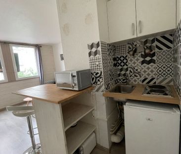 Location Appartement 1 pièce 18m² - Photo 2