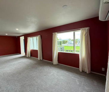 Charming 3BR Home with Garden Views - Photo 6