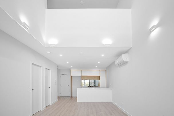 1008/8 Aviators Way, Penrith - Photo 1