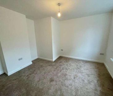 Finchampstead Road, Finchampstead, RG40 - Photo 2