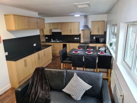 Gold Ensuite - Photo 3