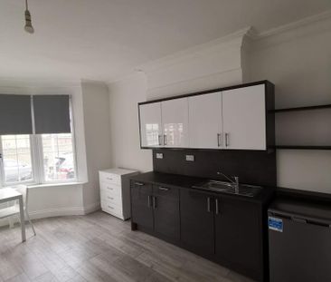 Studio to rent - Photo 6