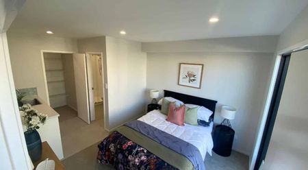 MANGERE BRIDGE, 4 BEDROOMS - Photo 4