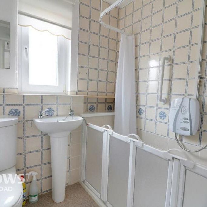 2 bedroom semi-detached bungalow to rent - Photo 1