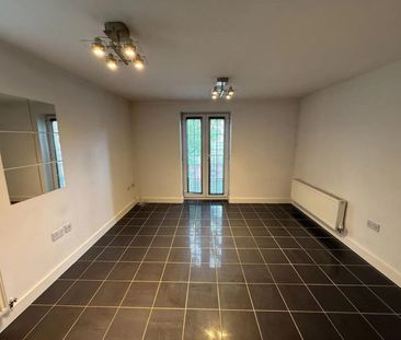 2 bedroom Flat To Let - Photo 1