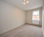 3 bed House - Terraced for Rent - Photo 3