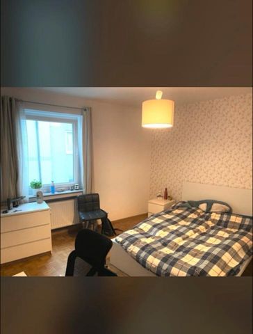 Helles, möbliertes WG-Zimmer an der Münchner Freiheit - Photo 2