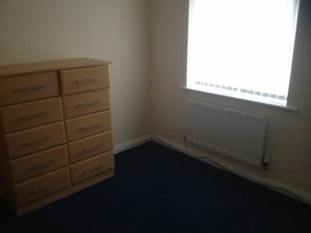 3 Bedroom Town House - Photo 2