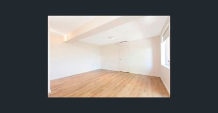 UPDATED UNIT IN HEART OF BENTLEIGH | FLARE REAL ESTATE - Photo 3