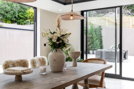 5 bedroom detached house to rent - Photo 4