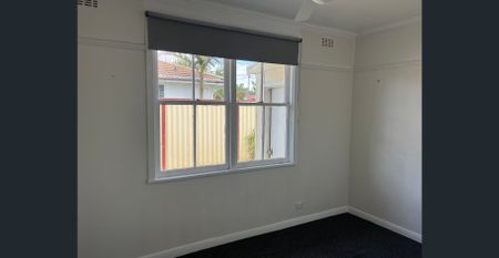 Easy living, great location - Photo 3