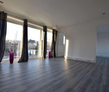 London Road, Redhill, RH1 - Photo 1