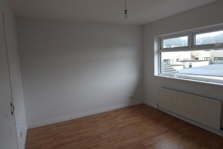 16 Fanad Walk, Larne, BT40 2JN - Photo 4