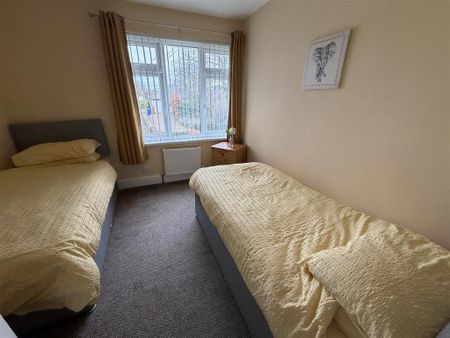 3 bedroom semi-detached house to rent - Photo 5