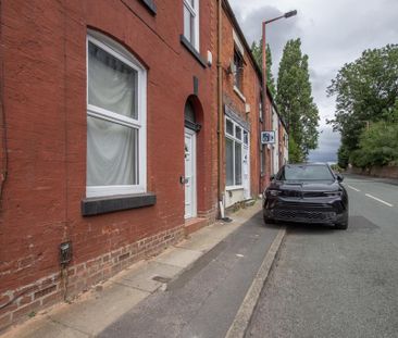 1 bedroom in a house share to rent - Photo 2