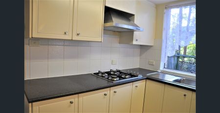 Spacious Townhouse Walk to Epping Station - Photo 3