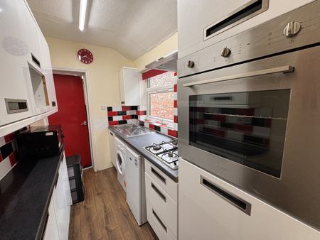 Upper Newborough Street, Burton Stone Lane - P2265 - Photo 5