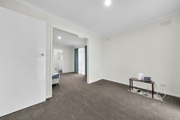 Stunning Family Abode - Photo 1