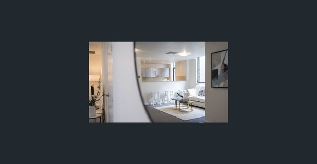 Spacious 2 Bedroom Apartment in Ideal Location - Photo 1