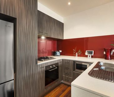 2/17 Pakington Street, Kew VIC 3101 - Townhouse For Rent | Domain - Photo 6