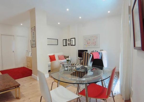 Calle de Doña Berenguela, Madrid, Community of Madrid 28011