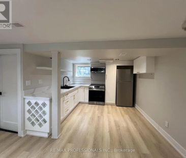 1026 HEDGE DRIVE - Photo 4