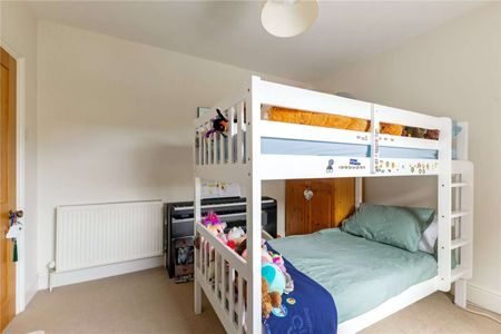 Beautifully presented three bedroom family home set over three floors in superb location. - Photo 2