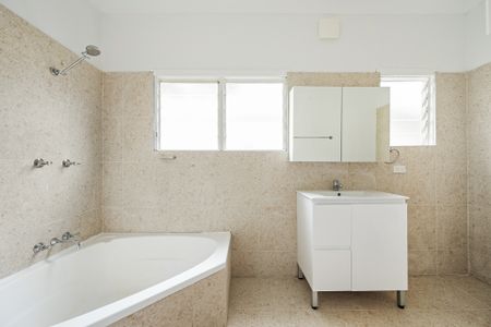 4 Bedroom Upper Duplex in Prime North Avalon Location - Photo 5