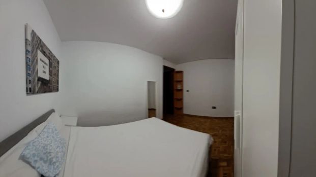Room in a shared 6-bedroom apartment for rent in La Roqueta, perfect for professionals or students - Foto 1