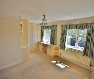 2 Bedroom Terraced To Let - Photo 2
