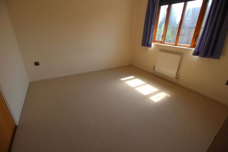 3 bedroom end of terrace house to rent - Photo 3