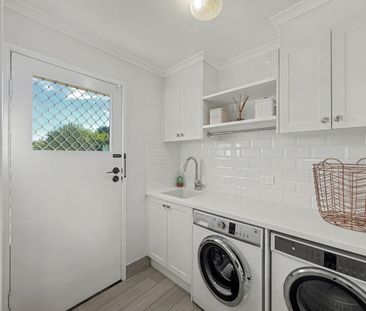 Modern 1-Bed Furnished Unit - Photo 5