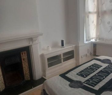 Room in a Shared House, Narborough Road, LE3 - Photo 3