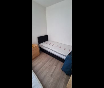 3 Bed Terraced House, Shaftesbury Road, M8 - Photo 3