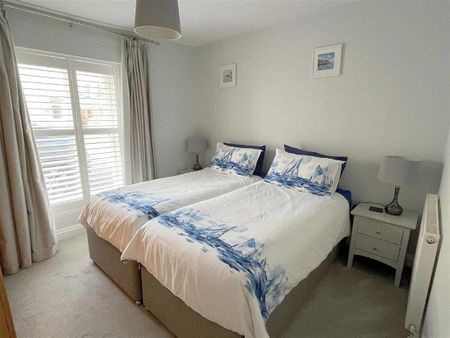 Victoria Road, Dartmouth - Photo 3
