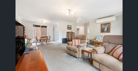 Spacious and Beautifully Presented Unit Ready for You!! - Photo 4