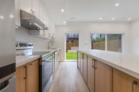 For Lease - 72 Jones Avenue Unit# Unit L, Toronto, Ontario - Photo 4