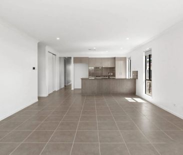 Spacious Family Home - Photo 2