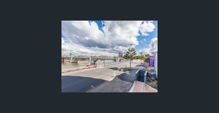 BRISBANE RIVER VIEWS IN CBD LOCATION - Photo 3