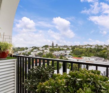 Luxurious Apartment - Unbeatable Location - Photo 3